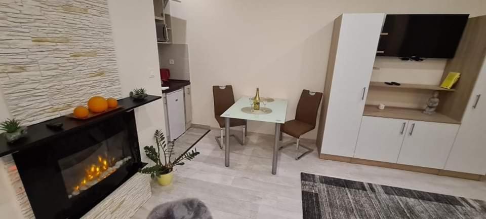Rozsa Apartmanhaz Сегед Экстерьер фото