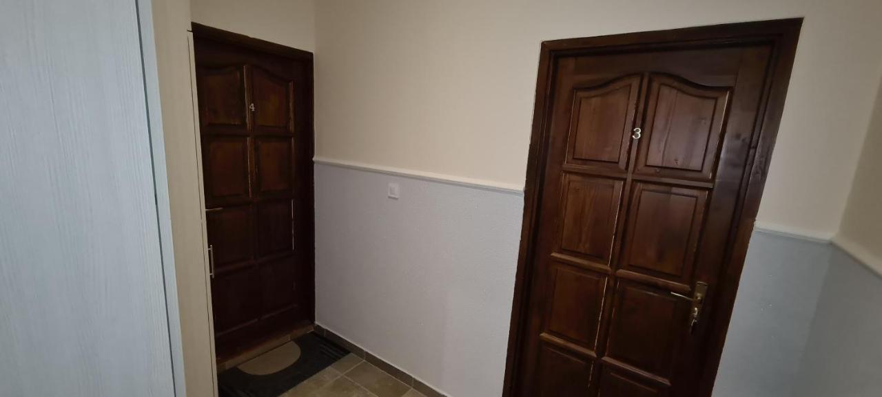 Rozsa Apartmanhaz Сегед Экстерьер фото