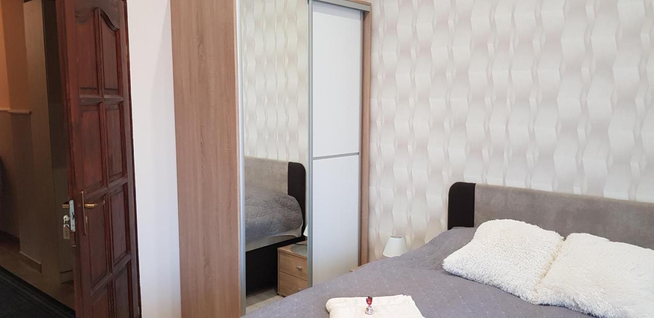Rozsa Apartmanhaz Сегед Экстерьер фото