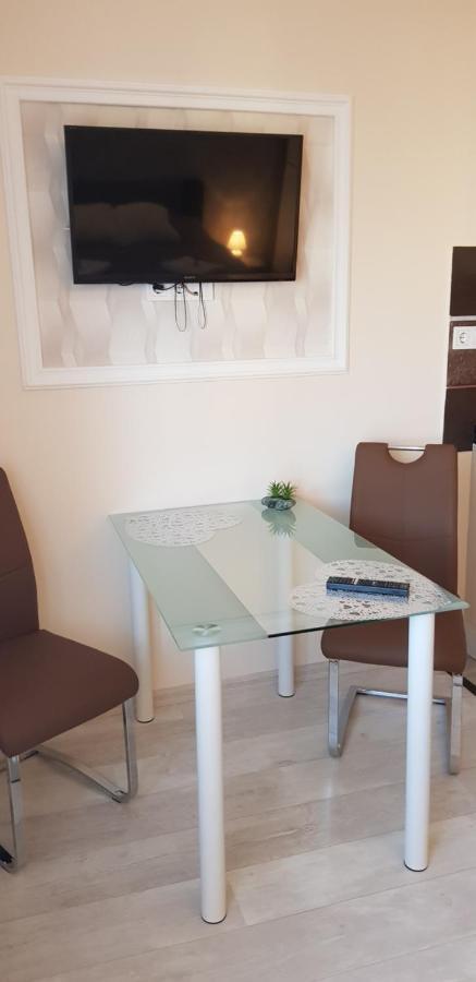 Rozsa Apartmanhaz Сегед Экстерьер фото