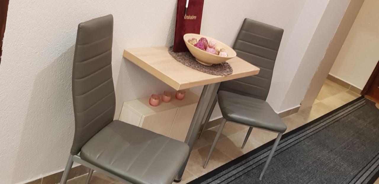Rozsa Apartmanhaz Сегед Экстерьер фото