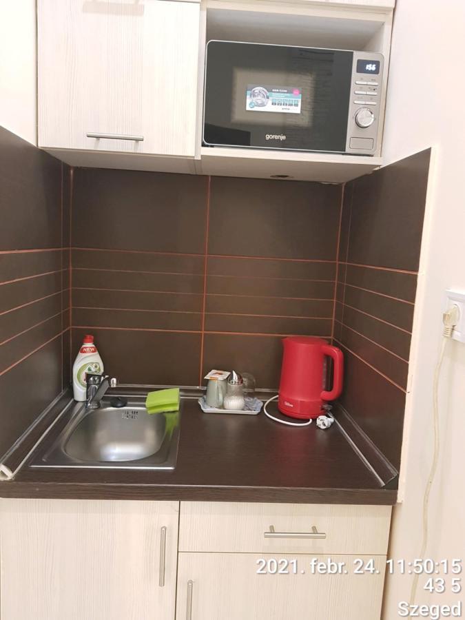 Rozsa Apartmanhaz Сегед Экстерьер фото