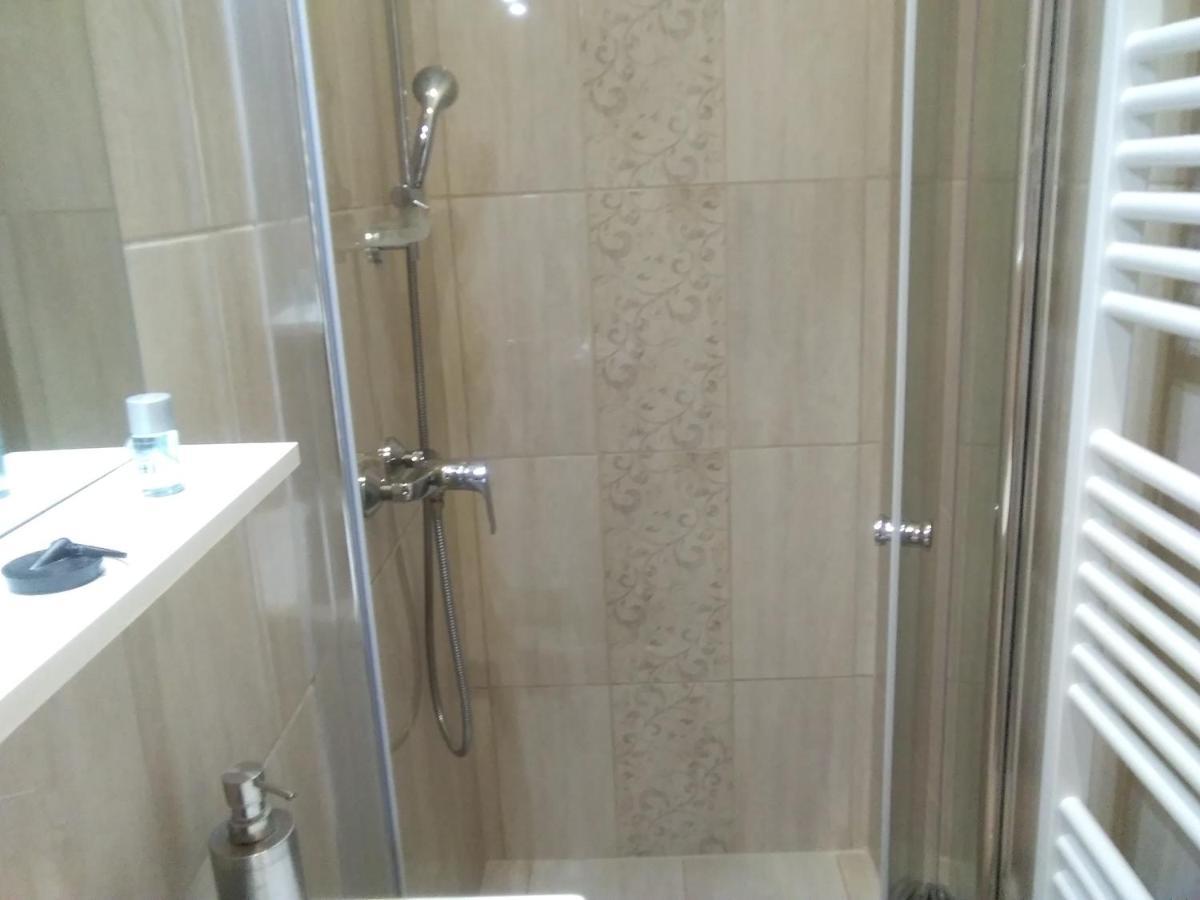 Rozsa Apartmanhaz Сегед Экстерьер фото