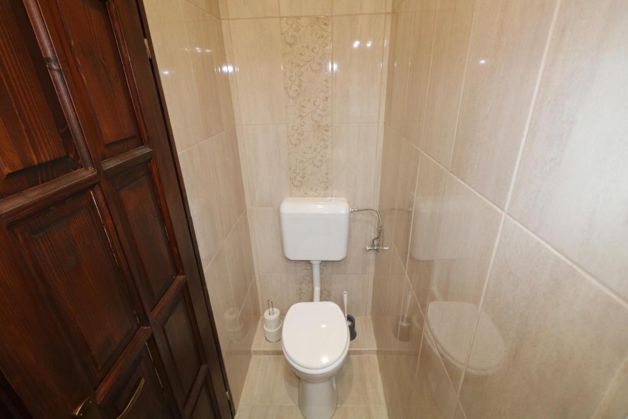 Rozsa Apartmanhaz Сегед Экстерьер фото