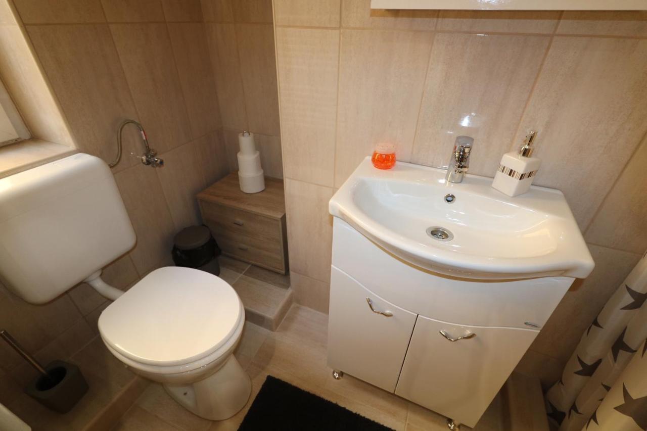 Rozsa Apartmanhaz Сегед Экстерьер фото